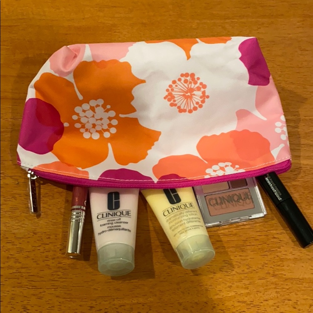 Clinique Make Up Bundle With Bag